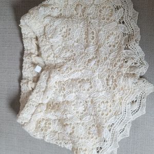 Aeropostale Cream Volored Shorts, Small